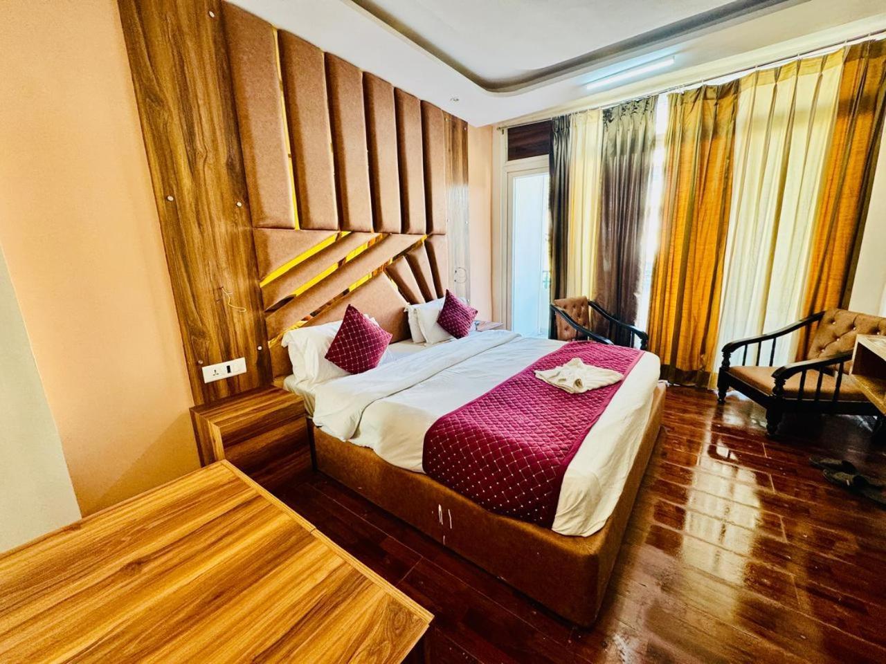 Royal Majestic View Point Lodge Manāli Eksteriør bilde